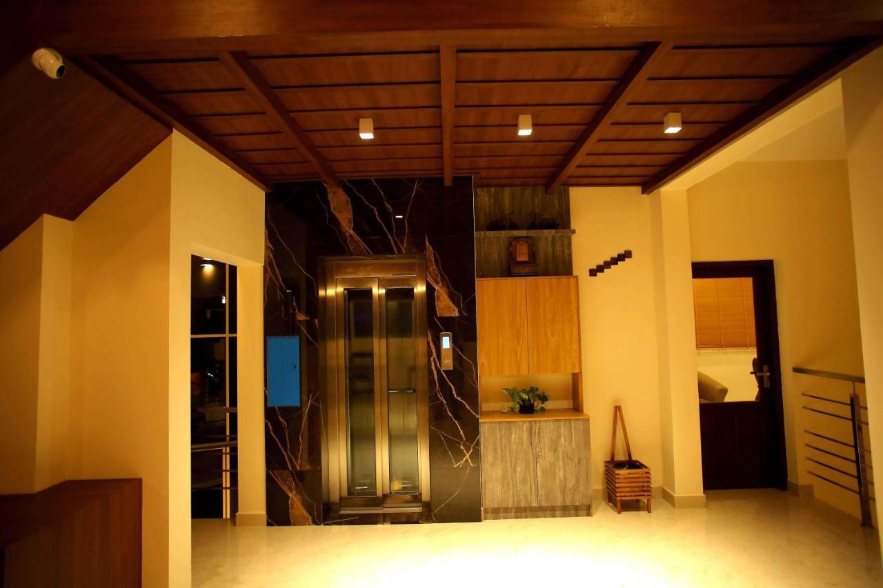 Kira Palace Residency Hotel Ernakulam Eksteriør billede