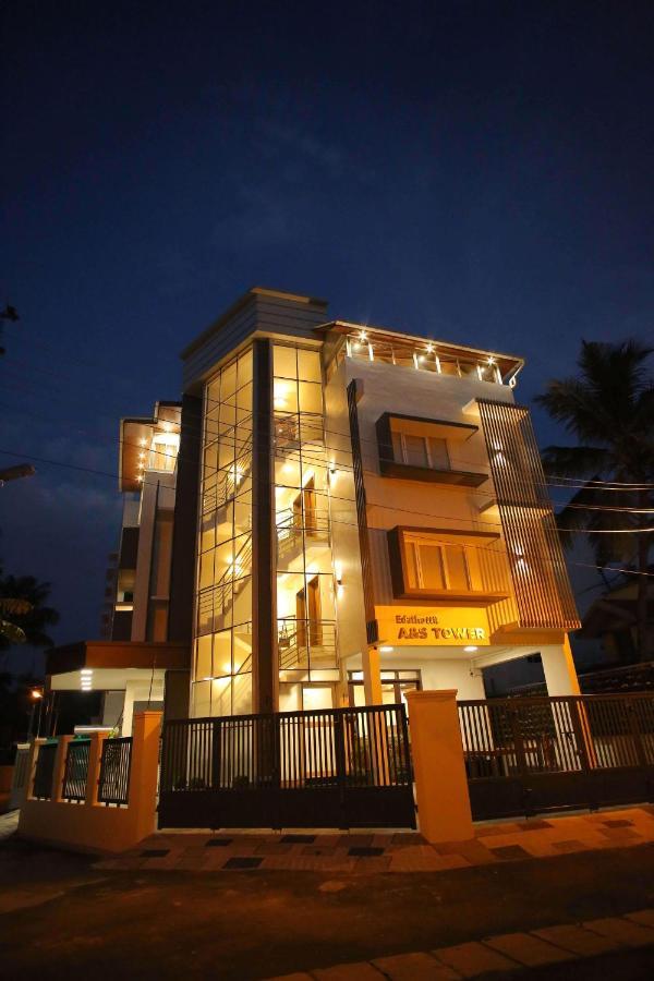 Kira Palace Residency Hotel Ernakulam Eksteriør billede