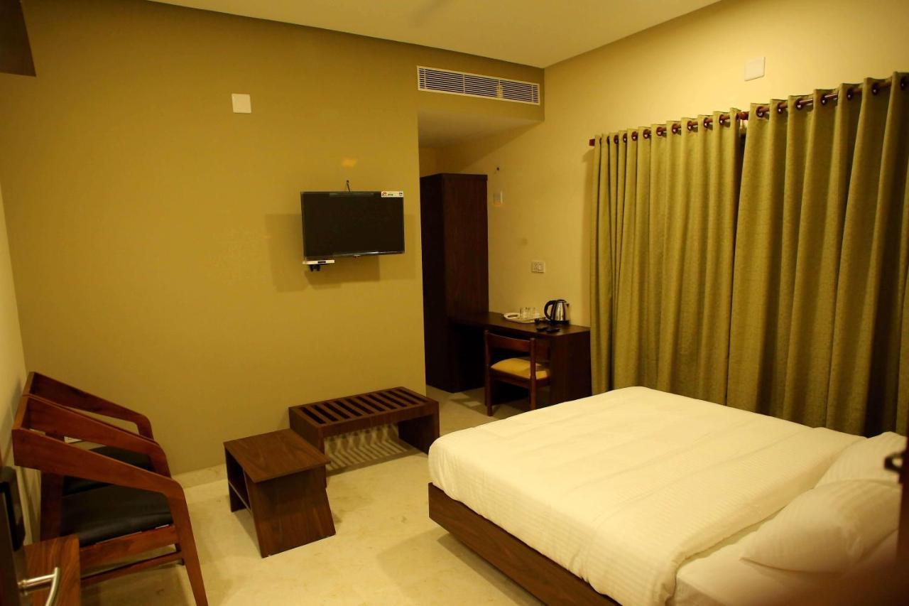 Kira Palace Residency Hotel Ernakulam Eksteriør billede