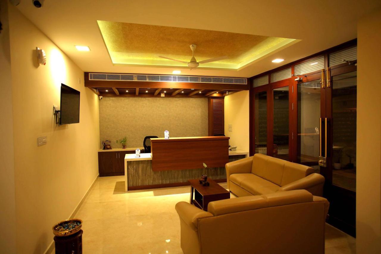 Kira Palace Residency Hotel Ernakulam Eksteriør billede