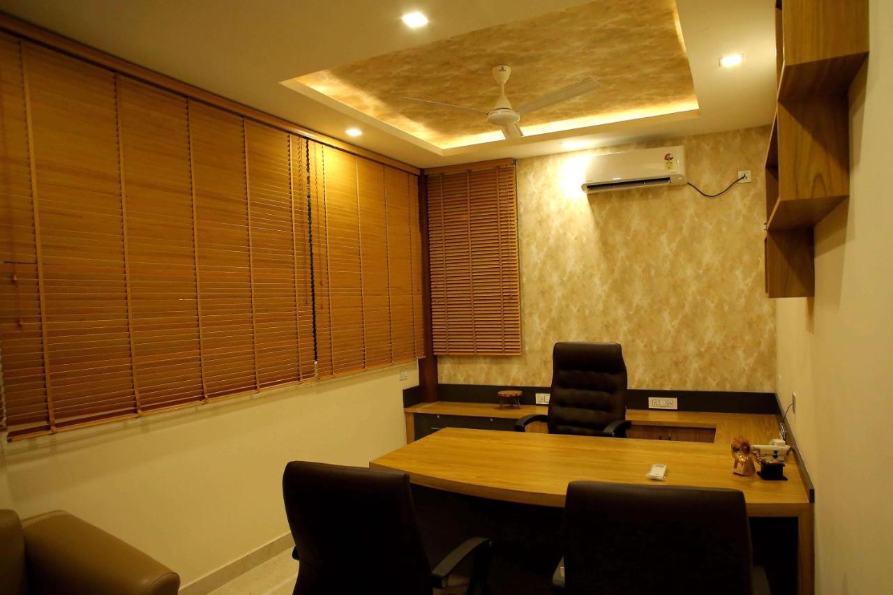 Kira Palace Residency Hotel Ernakulam Eksteriør billede
