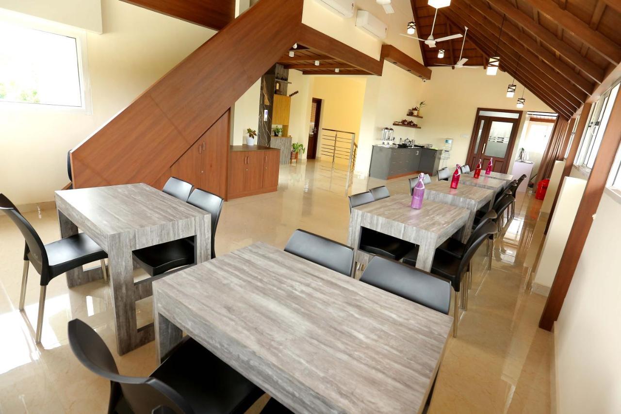 Kira Palace Residency Hotel Ernakulam Eksteriør billede
