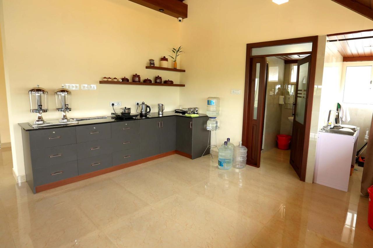 Kira Palace Residency Hotel Ernakulam Eksteriør billede