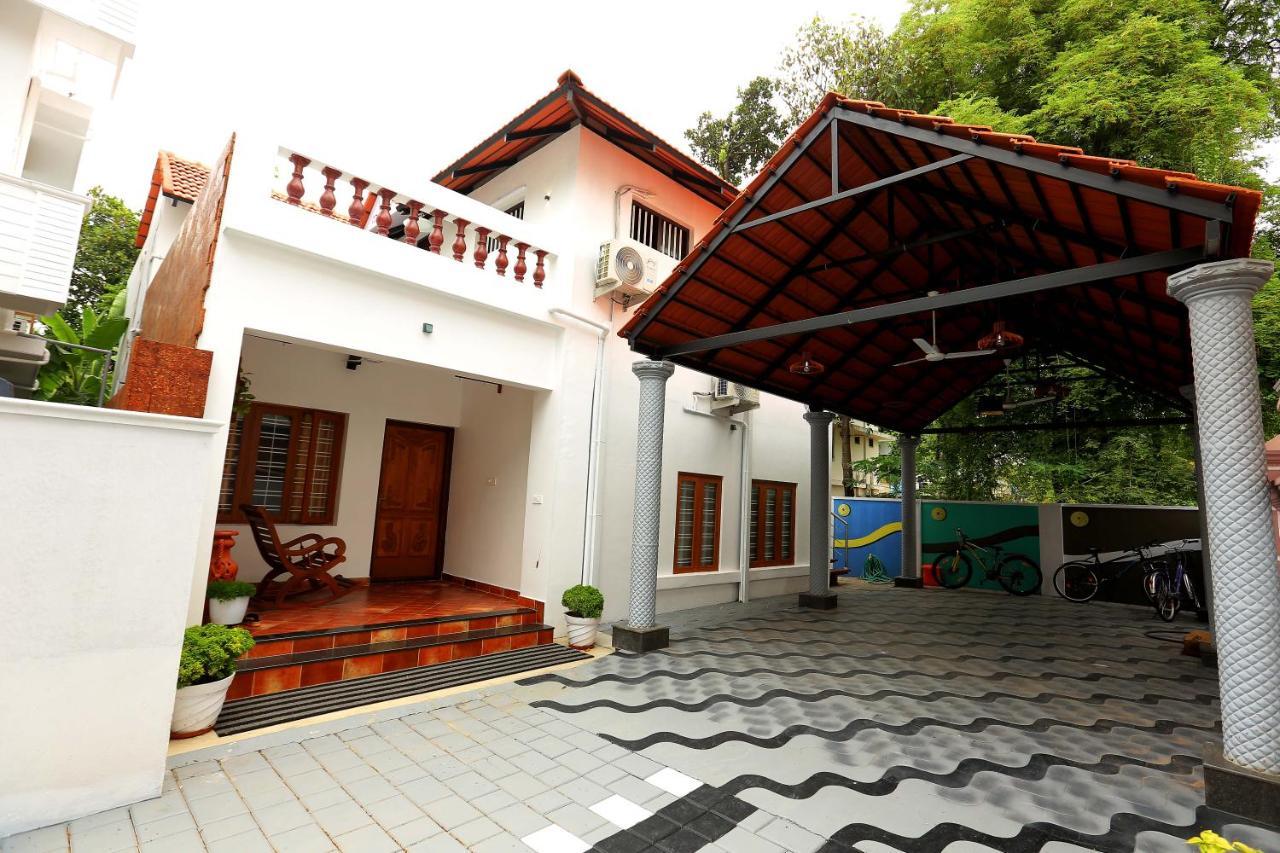 Kira Palace Residency Hotel Ernakulam Eksteriør billede