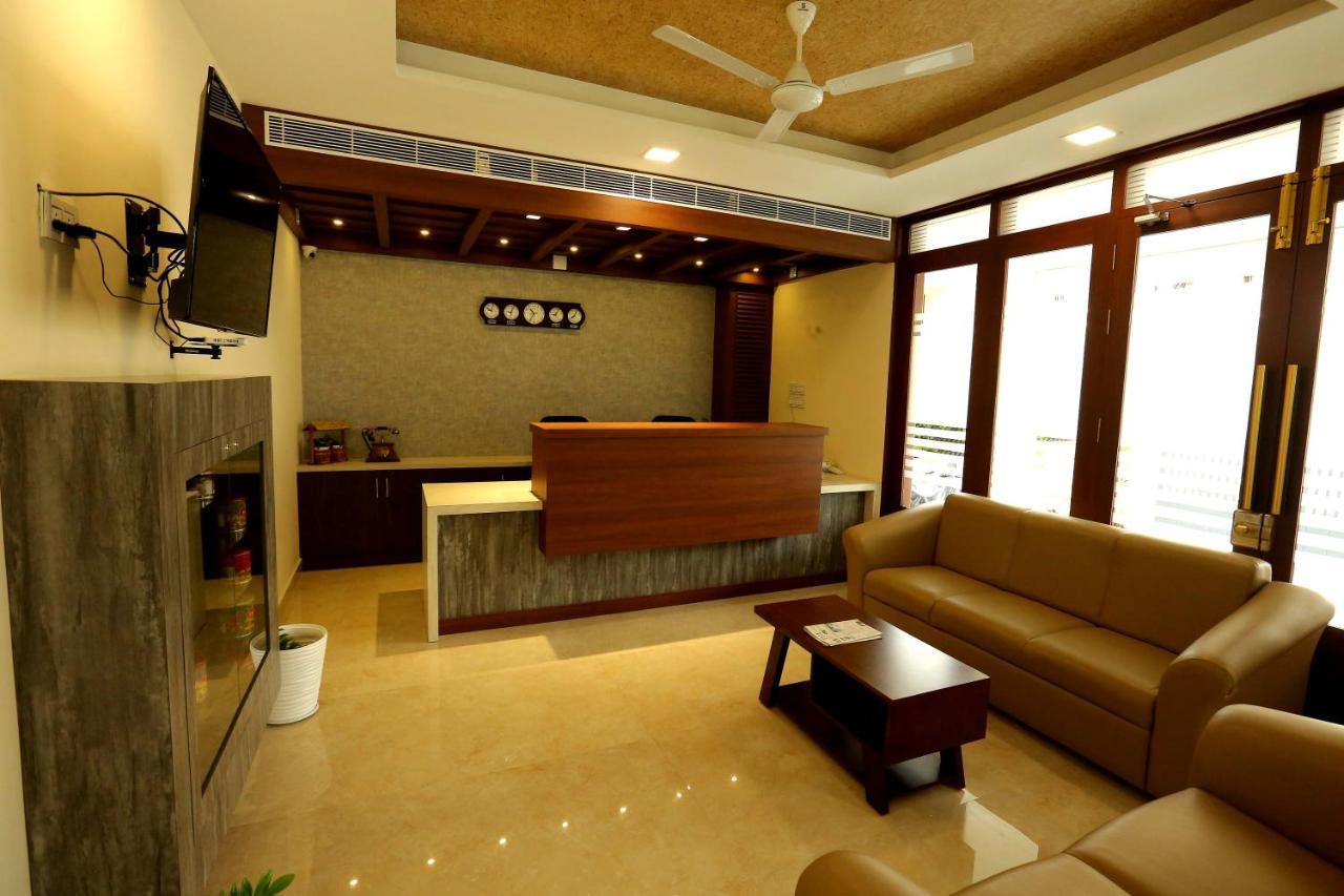Kira Palace Residency Hotel Ernakulam Eksteriør billede