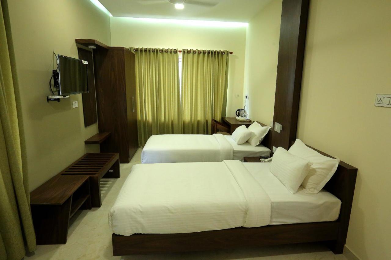 Kira Palace Residency Hotel Ernakulam Eksteriør billede