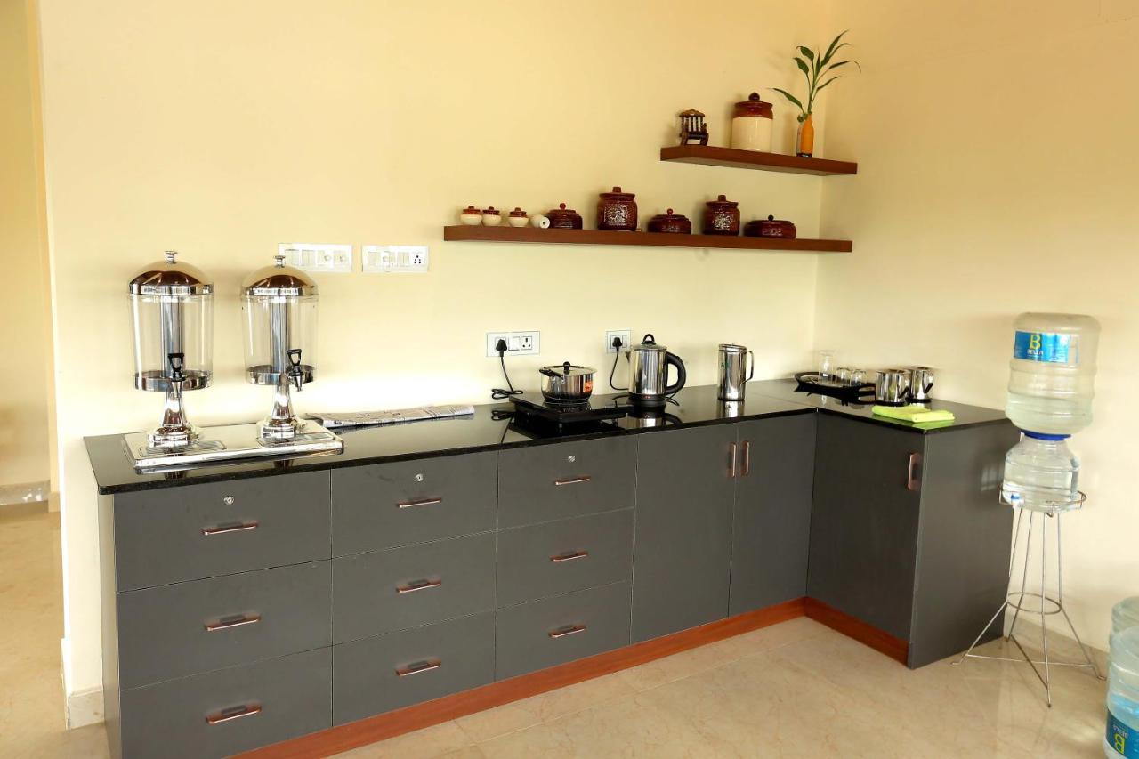 Kira Palace Residency Hotel Ernakulam Eksteriør billede